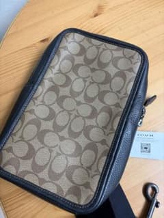 【極美品】COACH コーチ ボディバッグ シグネチャーのサムネイル