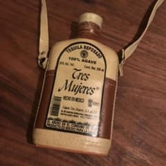 【未開封】値下げしました！レポサド テキーラ 皮ボトル 38% 250mlのサムネイル