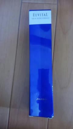 リバイタルネックゾーンエッセンスのサムネイル