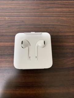 iPhone純正イヤホン　アップル＊2のサムネイル