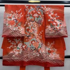 即購入⭕️ 七五三 ポケットモンスター 3才用 赤 七五三レンタル(3歳女児被布)4699【正絹】白×赤絞り 金コマ刺繍 鞠