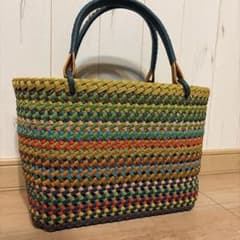 No.115　クラフトバンド　かごバッグ　ハンドメイドのサムネイル