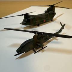 F-Toys. 陸上自衛隊 ヘリコプター 2機セット チヌーク、戦闘ヘリのサムネイル