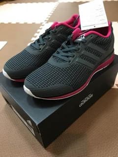 ナイキ NIKE レボリューションのサムネイル