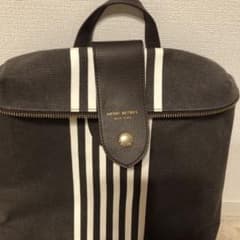 2/2限定価格【店舗閉店】Henri Bendel ヘンリベンデル　ミニリュックのサムネイル