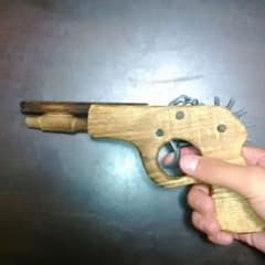 木製　ゴム銃　6連射のサムネイル