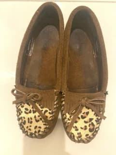 MINNETONKA モカシン レオパード柄 ブラウン 22cmのサムネイル