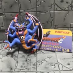 ドラゴンクエスト 当時物 キーホルダー ドラゴンクエスト キーホルダー ロトの兜＆ロトの盾 | スクウェア