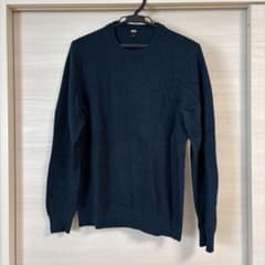 【カシミヤ】UNIQLOダークブルー ニットセーター Lサイズ　メンズのサムネイル