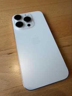 【値下げ】iPhone 15 Pro 128GB 本体 バッテリー100%のサムネイル