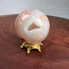 天然石 桜瑪瑙 ジオードスフィア 台座付き - メルカリ