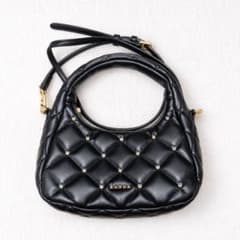 RANDA ランダ キルティングハーフムーンバッグ ブラック　美品のサムネイル