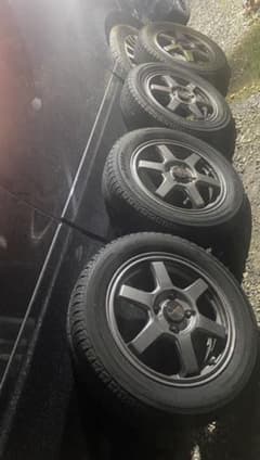 165/65R14 スタッドレスタイヤのサムネイル
