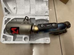 Akrapovic チタンスリップオンマフラーのサムネイル