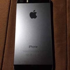 iPhone5s スペースグレイ16G  auのサムネイル