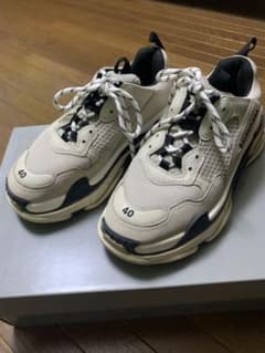 BALENCIAGA Triple S 40のサムネイル