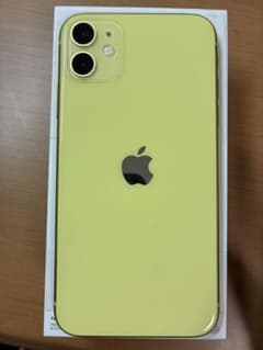 【美品】iPhone 11 64GB バッテリー82％　割れキズ無し、カバーのサムネイル