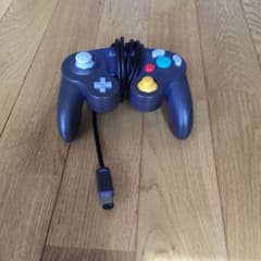 ゲームキューブコントローラーのサムネイル