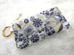 キーケース　コインケース　インド刺繍リボン×合皮　マルチポーチ