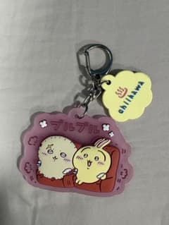 ちいかわプルプル アクリルキーホルダー（うさぎとラッコ）