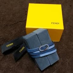 FENDIレザーブレスレットのサムネイル