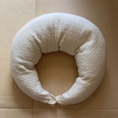 授乳クッション　イブル　ホワイト　スナップボタン付き　抱き枕のサムネイル
