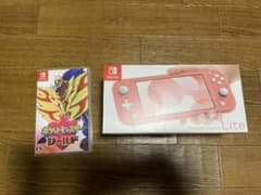 【cutcut⭐︎様専用】Nintendo Switch ライトとポケモンシールドのサムネイル