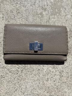 FENDI フェンディ ピーカブー 長財布 ターンロック - メルカリ