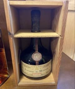 Armagnac de MONTAL NAPOLEON 木箱入り - メルカリ