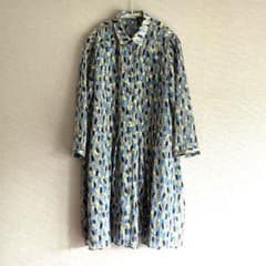 美品【HIROKO KOSHINO】柄八分袖ポリエステル100%ロング丈ブラウス 