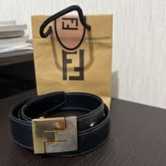 FENDI ネイビー レザーベルト Fロゴ付きのサムネイル