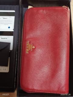 PRADA サフィアーノレザー 二つ折り財布 レッド - メルカリ