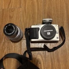 OLYMPUS ミラーレス一眼カメラ 本体 M.ZUIKOレンズ付