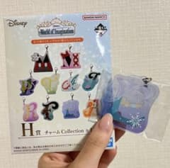 一番くじ ディズニー H賞 チャームコレクション アクリルキーホルダー エルサのサムネイル