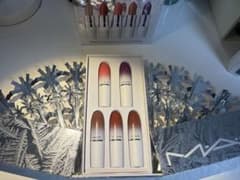新品含むMAC リップスティックセット5本セット ギフトボックス入りのサムネイル