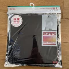 新品ユニクロ極暖エクストラウォームクルーネックTのサムネイル