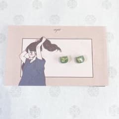 ピスタチオカラー猫のピアス・イヤリングのサムネイル
