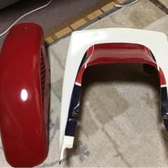 フェンダーカバーとテールカウルのサムネイル