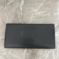 黒いレザー長財布のサムネイル