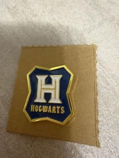 【新品未使用】HOGWARTS エンブレム ピンバッジのサムネイル