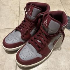 や*ち様 Nike Air Jordan 1 ミッド　グレー/バーガンディのサムネイル
