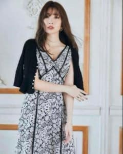 herlipto Lace Trimmed Floral Dress - メルカリ