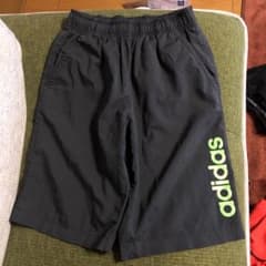 adidas ハーフパンツ　サイズ150のサムネイル