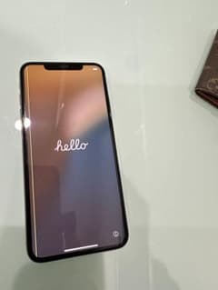 Apple iPhone XS Max ゴールド 本体256GBのサムネイル