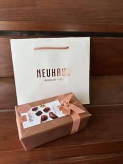 ノイハウス　チョコレートのサムネイル