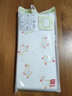 UNIQLO アヒルプリント肌着 90サイズのサムネイル