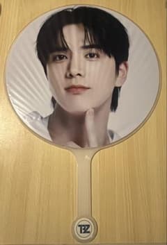 THEBOYZ ヨンフン うちわのサムネイル