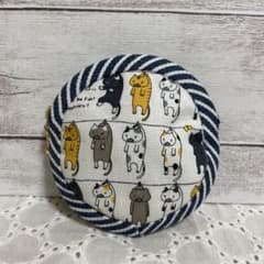 ネコ柄　洗濯ネコ柄　まん丸ミニポーチのサムネイル