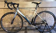 GIANT DEFY3 road bike - hand delivery only, please.