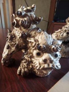 陶器 獅子像 金色と白色の工芸品 - メルカリ